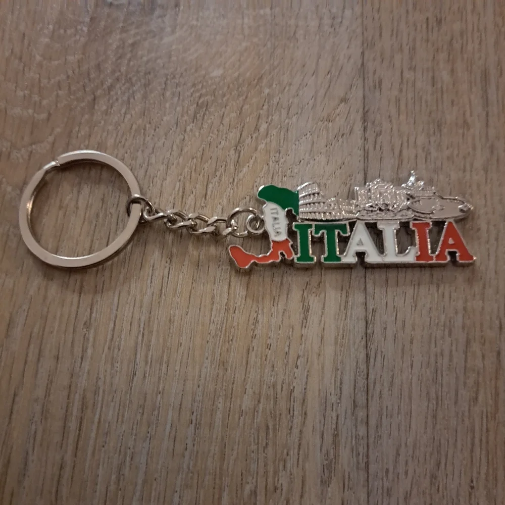 ITALIA Green White Red Silver Metal Keychain